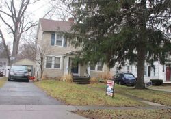 Pre-foreclosure in  GRANTWOOD DR Toledo, OH 43613