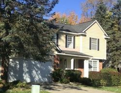 Pre-foreclosure Listing in WOODCREEK DR WATERFORD, MI 48327