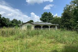 Pre-foreclosure in  OLD BEECH HILL RD Ridgeville, SC 29472