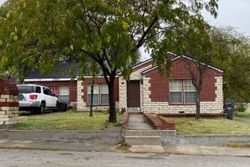 Pre-foreclosure in  W ELIZABETH LN Fort Worth, TX 76116