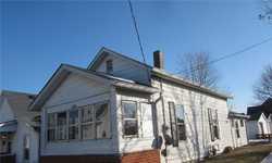 Pre-foreclosure Listing in E FRANKLIN ST SHELBYVILLE, IN 46176