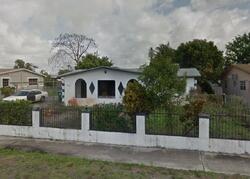 Pre-foreclosure in  NW 190TH ST Miami, FL 33169