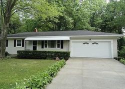 Pre-foreclosure in  MAPLEWOOD RD Stow, OH 44224