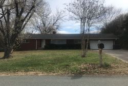Pre-foreclosure in  COLLINWOOD DR Burlington, NC 27215