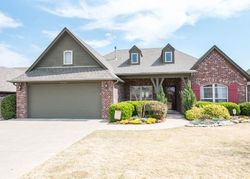 Pre-foreclosure Listing in COURTNEY DR GLENPOOL, OK 74033