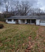 Pre-foreclosure in  WALNUT VALLEY RD Columbia, NJ 07832