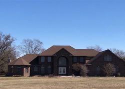 Pre-foreclosure in  KELLY DR Granite City, IL 62040