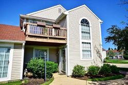 Pre-foreclosure Listing in LE PARC CIR BUFFALO GROVE, IL 60089