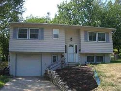 Pre-foreclosure in  SW OAKLEY AVE Topeka, KS 66614