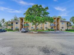 Pre-foreclosure in  PALM CIR W  Hollywood, FL 33025