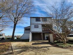 Pre-foreclosure in  MILL POINT DR Hampton, VA 23669