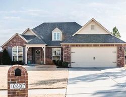 Pre-foreclosure in  S LAWRENCE ST Jenks, OK 74037