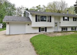 Pre-foreclosure in  GLASGOW ST Joliet, IL 60435
