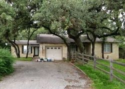 Pre-foreclosure in  N SCHOOL ST Boerne, TX 78006