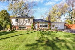 Pre-foreclosure in  HIGHVIEW DR Naperville, IL 60563
