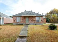 Pre-foreclosure in  BARREMORE DR Baton Rouge, LA 70817
