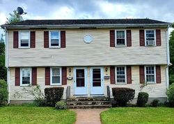 Pre-foreclosure Listing in DIVISION ST MANCHESTER, CT 06040