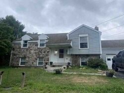 Pre-foreclosure in  CEDAR DR Walnutport, PA 18088