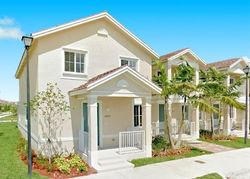 Pre-foreclosure in  SW 274TH WAY Homestead, FL 33032