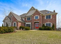 Pre-foreclosure in  E SUNSET VIEWS DR Saint Charles, IL 60175