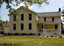Pre-foreclosure in  EMPIRE RD Saint Charles, IL 60175