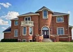 Pre-foreclosure in  N SUNSET VIEWS DR Saint Charles, IL 60175
