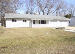 Pre-foreclosure in  CLYDE PKWY Saint Charles, IL 60174