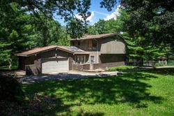 Pre-foreclosure Listing in WOODLAND DR SAINT CHARLES, IL 60175