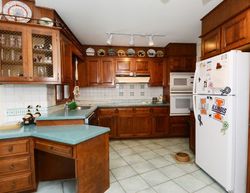 Pre-foreclosure in  BARLOW DR Saint Charles, IL 60175