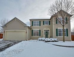 Pre-foreclosure in  HEDGEROW CT Oswego, IL 60543