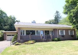 Pre-foreclosure Listing in ORCHARD HILL RD BRANFORD, CT 06405