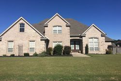 Pre-foreclosure in  RIVERWEST CIR Marion, AR 72364