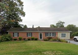 Pre-foreclosure Listing in BRENTWATER RD CAMP HILL, PA 17011