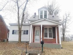 Pre-foreclosure in  W ADAMS ST Belleville, IL 62226