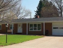 Pre-foreclosure in  GREENWAY DR Goshen, IN 46526