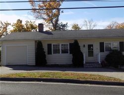Pre-foreclosure Listing in CANDLEWOOD SHORES RD BROOKFIELD, CT 06804