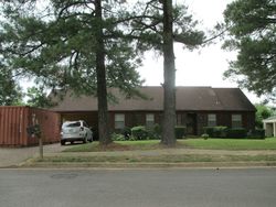Pre-foreclosure in  LYNNFIELD ST Memphis, TN 38119
