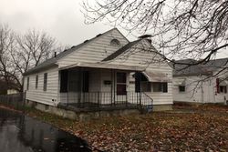 Pre-foreclosure in  FAUVER AVE Dayton, OH 45420