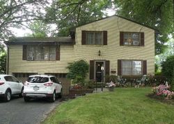 Pre-foreclosure Listing in FERNLEDGE DR NEW KENSINGTON, PA 15068