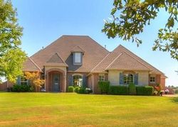 Pre-foreclosure in  DOVE CROSSING DR Edmond, OK 73034