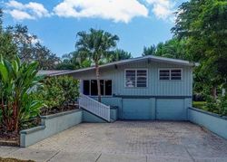 Pre-foreclosure in  SIESTA DR Sarasota, FL 34239