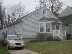Pre-foreclosure Listing in OAKWOOD AVE ZANESVILLE, OH 43701