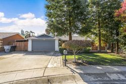 Pre-foreclosure in  W EVERGREEN CT Visalia, CA 93277
