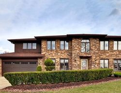 Pre-foreclosure in  PLUM TREE DR Orland Park, IL 60462