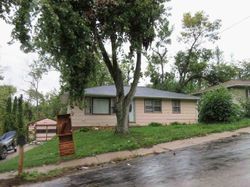 Pre-foreclosure in  HIGHWOOD DR NW Cedar Rapids, IA 52405