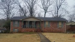 Pre-foreclosure in  SUN VALLEY CIR Birmingham, AL 35215