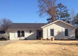 Pre-foreclosure in  DORCHESTER DR Rex, GA 30273