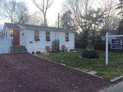  Steele Pl, Amityville NY