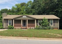 Pre-foreclosure Listing in WICKHAM AVE HIGH POINT, NC 27265