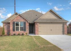 Pre-foreclosure in  S MAPLE AVE Broken Arrow, OK 74012